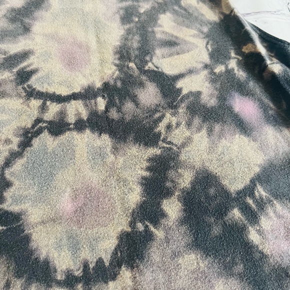 Bleach Tie Dye Muscle Tank (small) - Picture 3 of 4